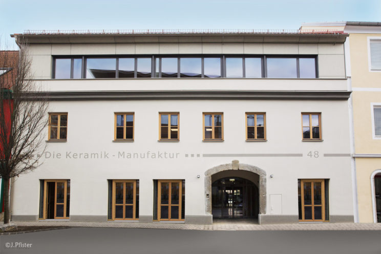 Keramik-Manufaktur Keramikprodukte auch in Kombination mit anderen Materialien Keramik-Manufaktur Portal